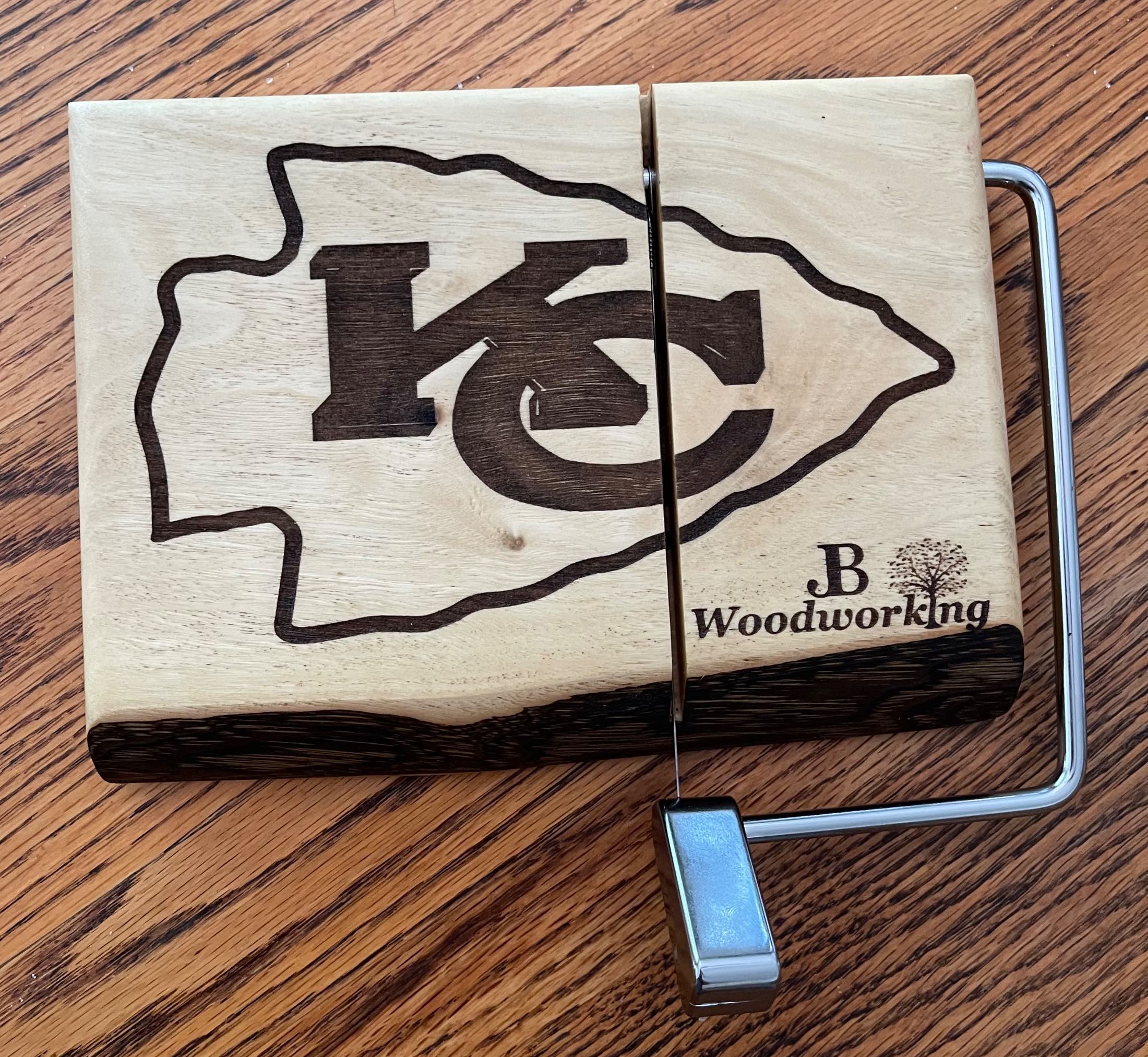 KC Chiefs Cheese slicing board, project photo 1